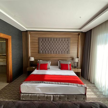 Hotel Ramada By Wyndham Nigde Exteriér fotografie