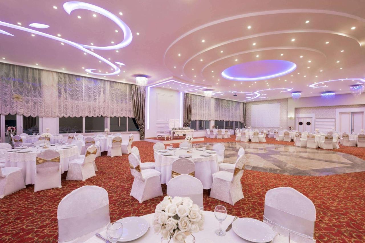 Hotel Ramada By Wyndham Nigde Exteriér fotografie
