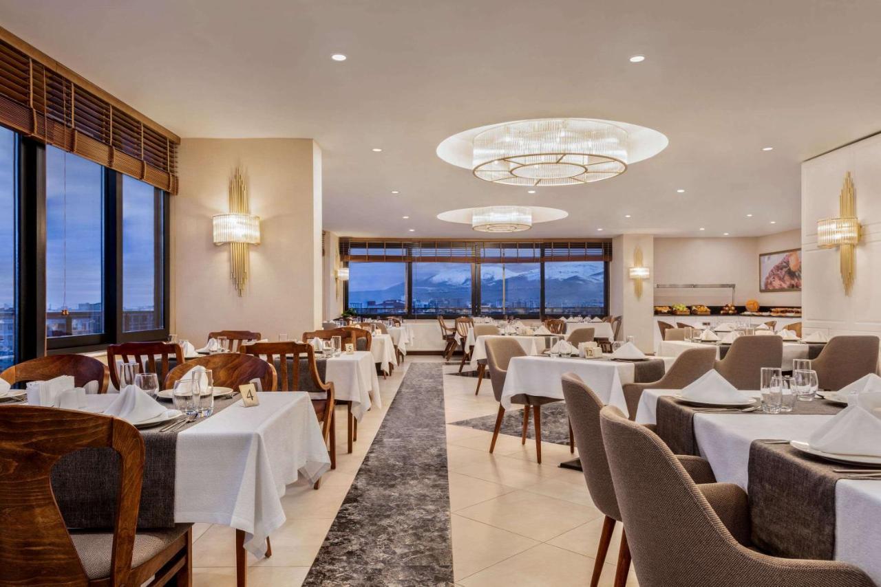 Hotel Ramada By Wyndham Nigde Exteriér fotografie