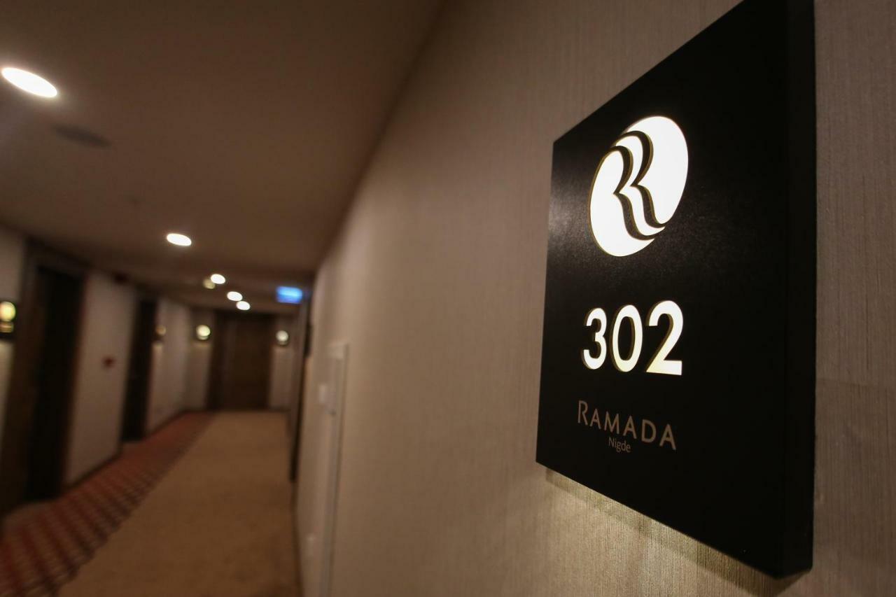 Hotel Ramada By Wyndham Nigde Exteriér fotografie