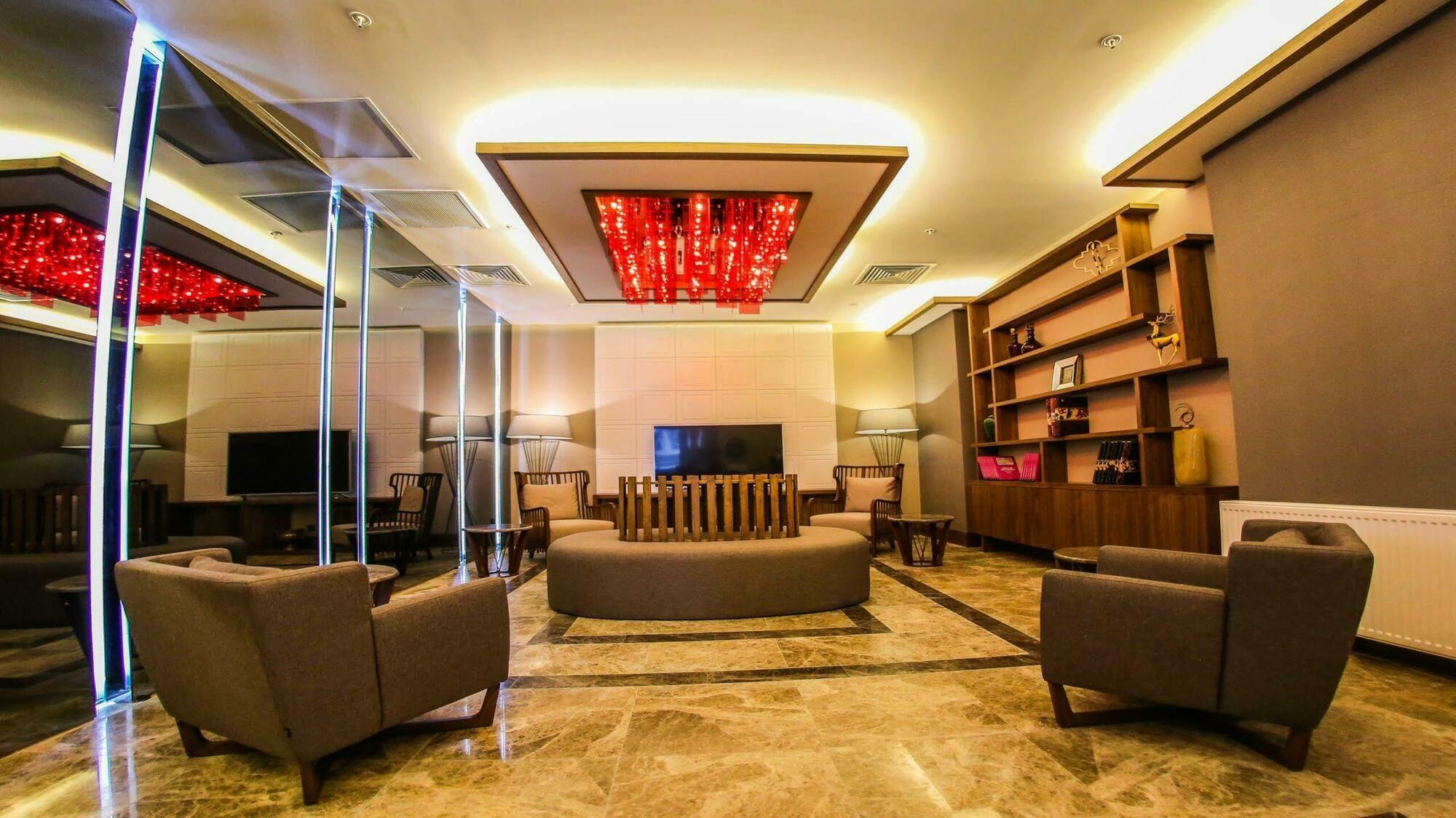 Hotel Ramada By Wyndham Nigde Exteriér fotografie