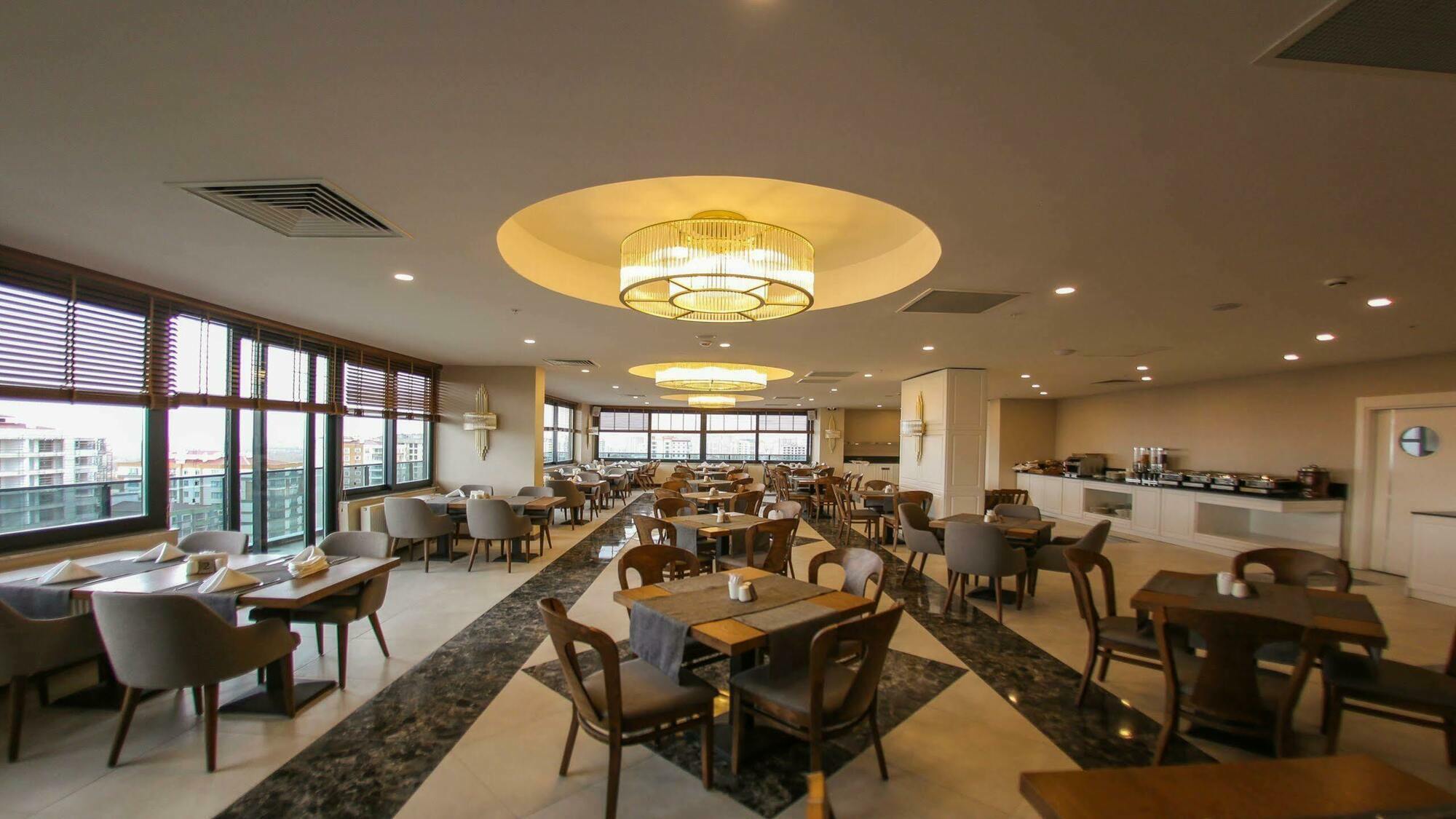 Hotel Ramada By Wyndham Nigde Exteriér fotografie