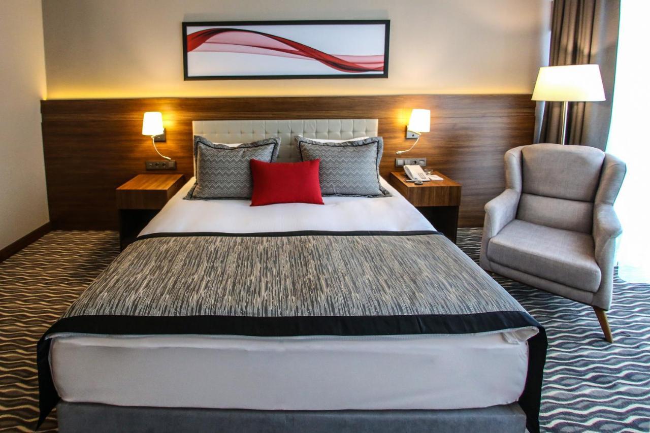 Hotel Ramada By Wyndham Nigde Exteriér fotografie