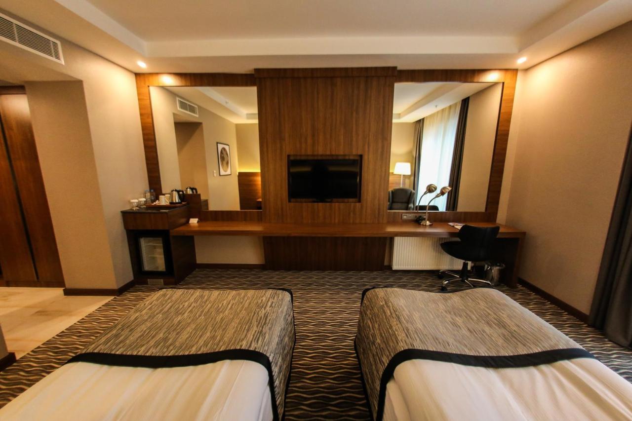 Hotel Ramada By Wyndham Nigde Exteriér fotografie