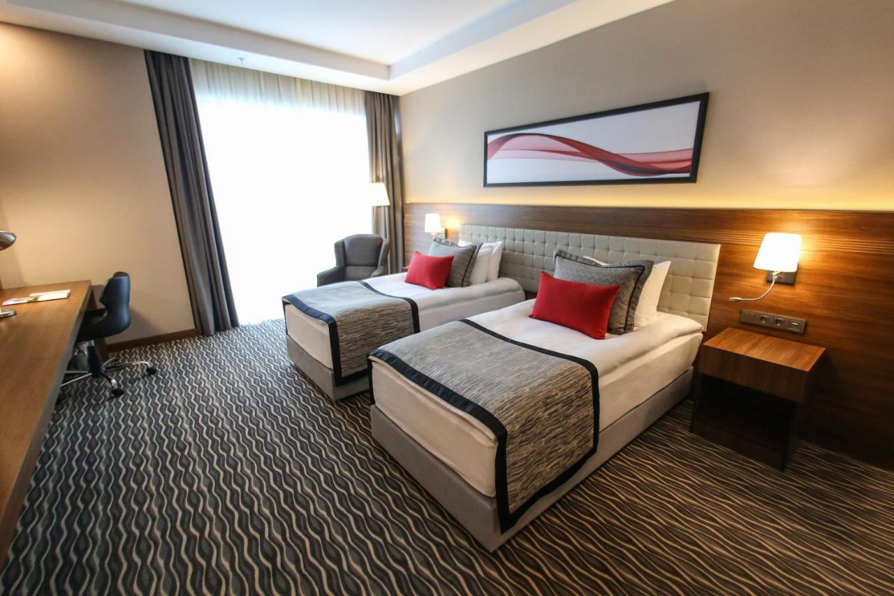 Hotel Ramada By Wyndham Nigde Exteriér fotografie