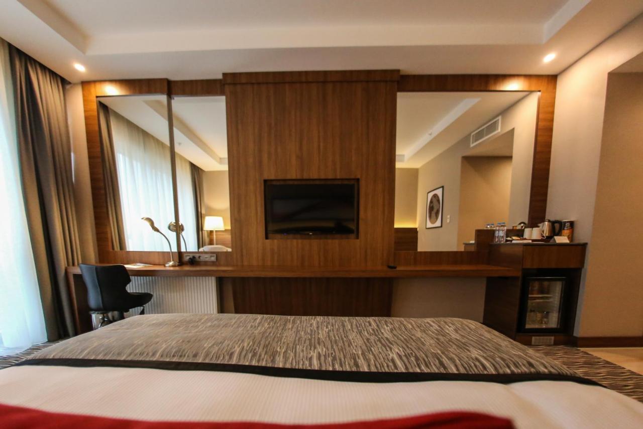 Hotel Ramada By Wyndham Nigde Exteriér fotografie