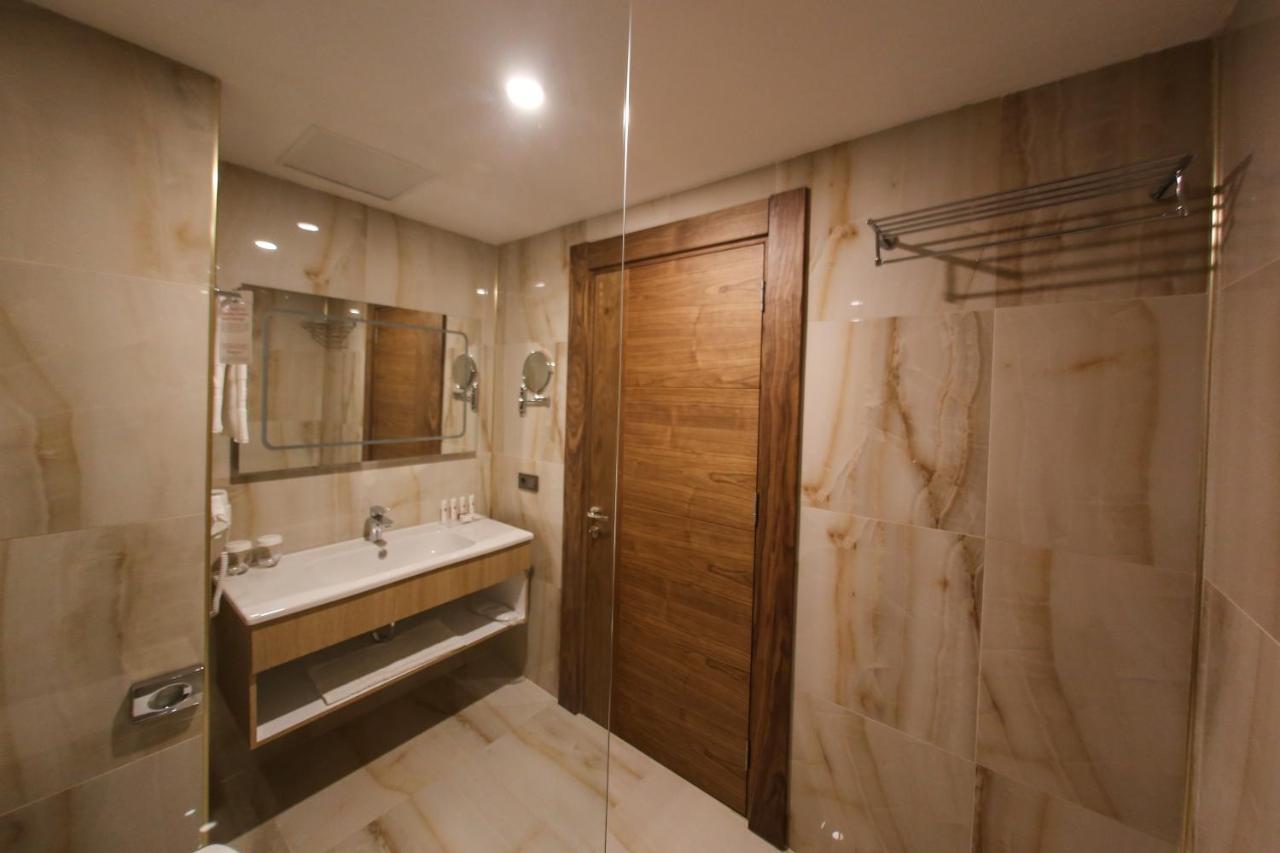 Hotel Ramada By Wyndham Nigde Exteriér fotografie