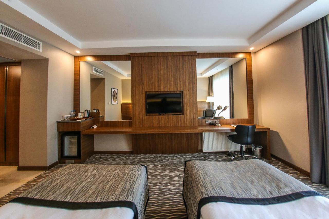Hotel Ramada By Wyndham Nigde Exteriér fotografie